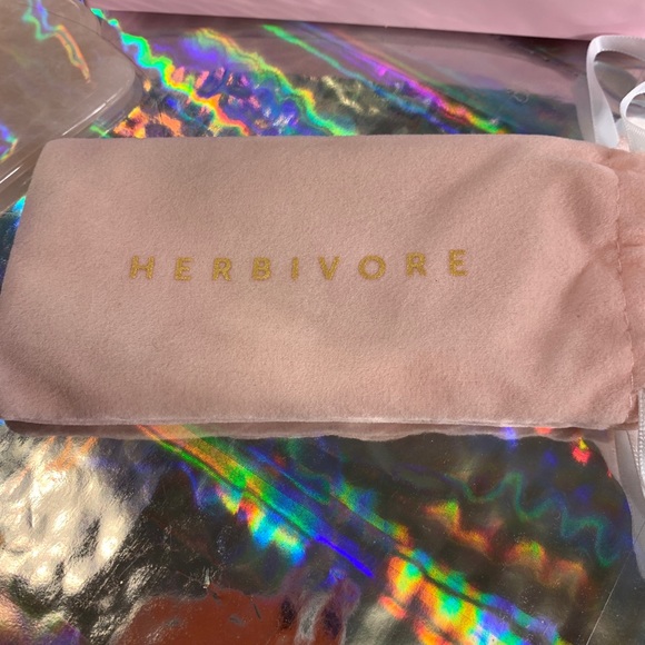 NIB herbivore Rose Quartz Gua Sha ANTIAGINGMASSAGE - Picture 3 of 3